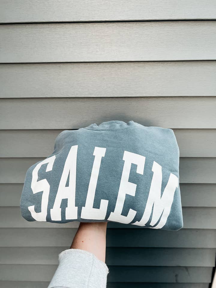 Cuello redondo del Salem Varsity para venta al por mayor de Ellie Jade Co