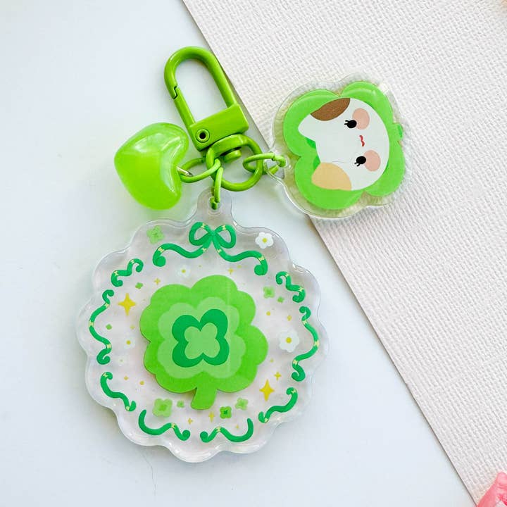 Clover Trinket Acrylic Keychain with Cat Charm & Heart Bead for wholesale by PekoPuff