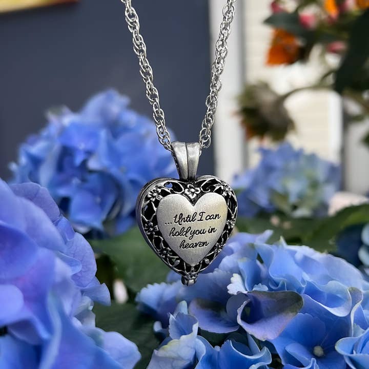 Abbey & CA Gift – wholesale Halsband med medaljong – Håll dig i himlen hjärtat medaljong