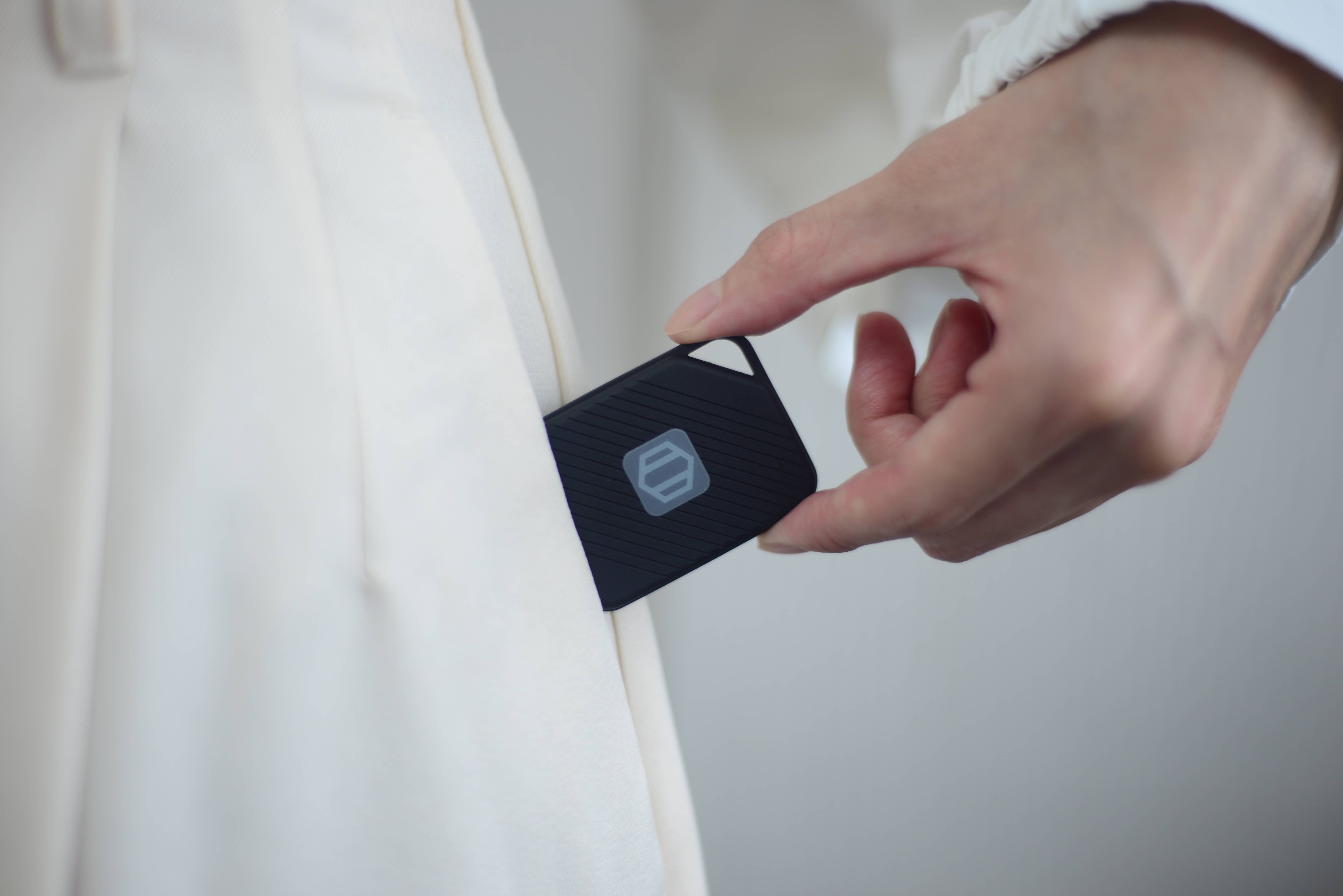 WAVEMOTION - Wholesale USB Flash Drive - Physical password manager to store your credentials2