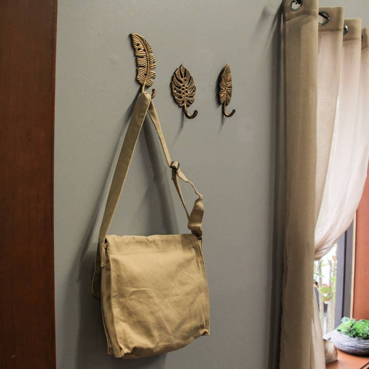 Zeckos - Wholesale Wall Hook - Set of 3 Cast Iron Tropical Leaf Wall Hooks - Gold