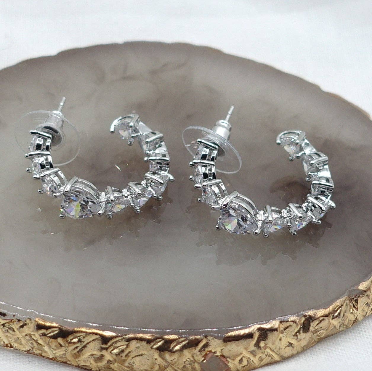 Daemon srls – wholesale Hoop-örhängen – CHERIE - STORT hjärta - orecchini en cerchio con cubic zirconia a forma di cuore27