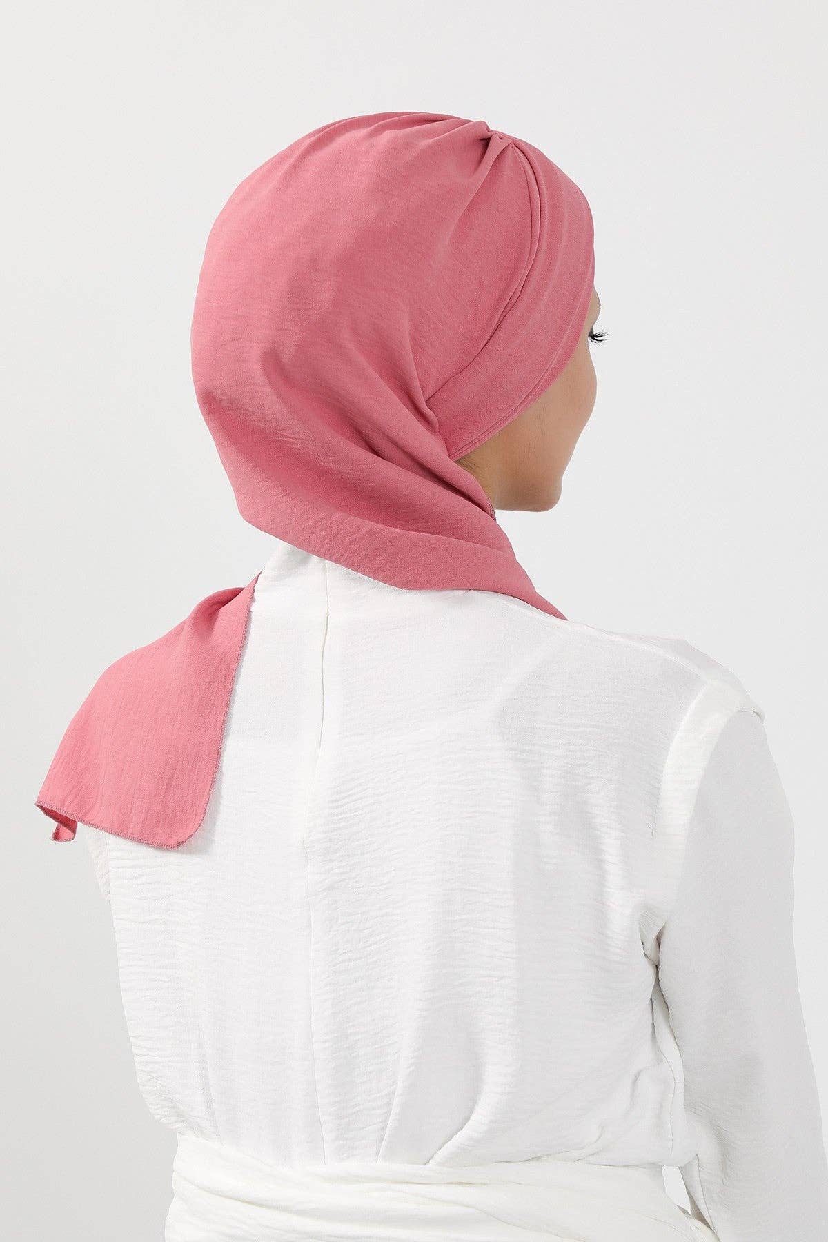 Aisha's Design – wholesale Hijab – Women’s – Modest Fashion Instant Aerobin Turban with Leopard Pattern Accessory, Pre-Tied Aerobin Hijab with Chic Metal Accessory,HT-11A24