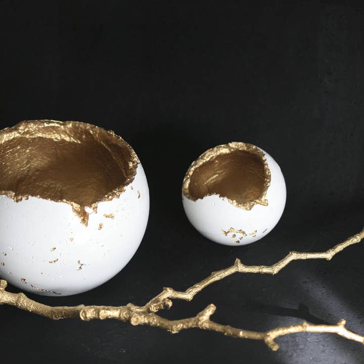 Kaiko Studio - Wholesale Decorative tabletop object - White Concrete Decorative Sphere | Concrete Planter1