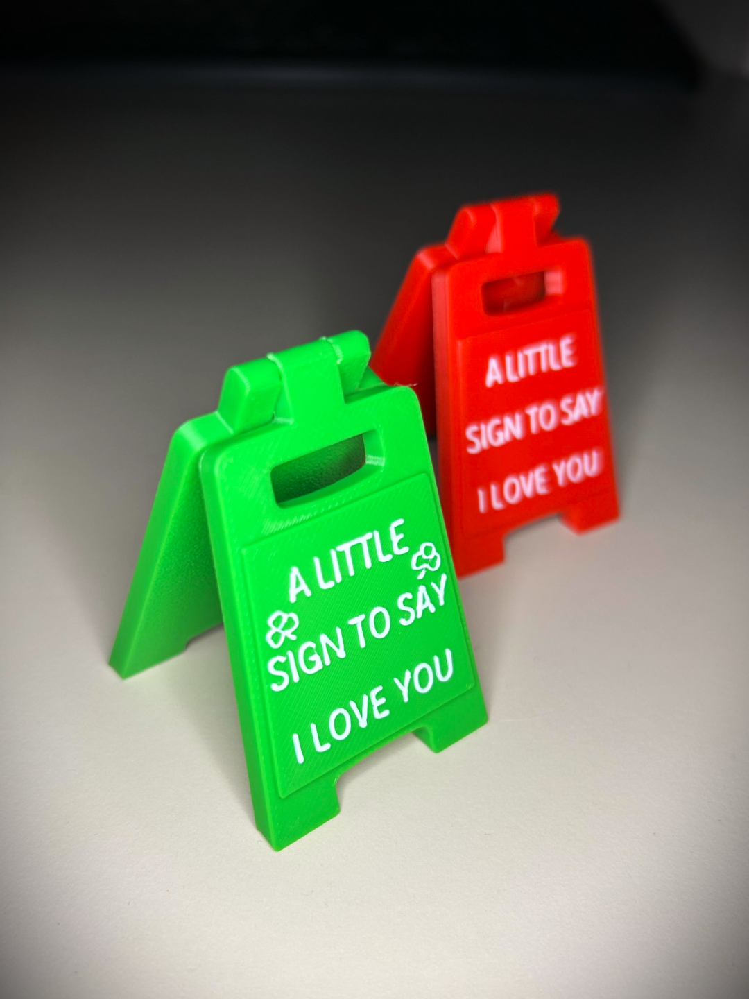 Drimzy - Wholesale Decorative Tabletop Object - I Love You Miniature Sign – Cute Desk Decoration Gift 3