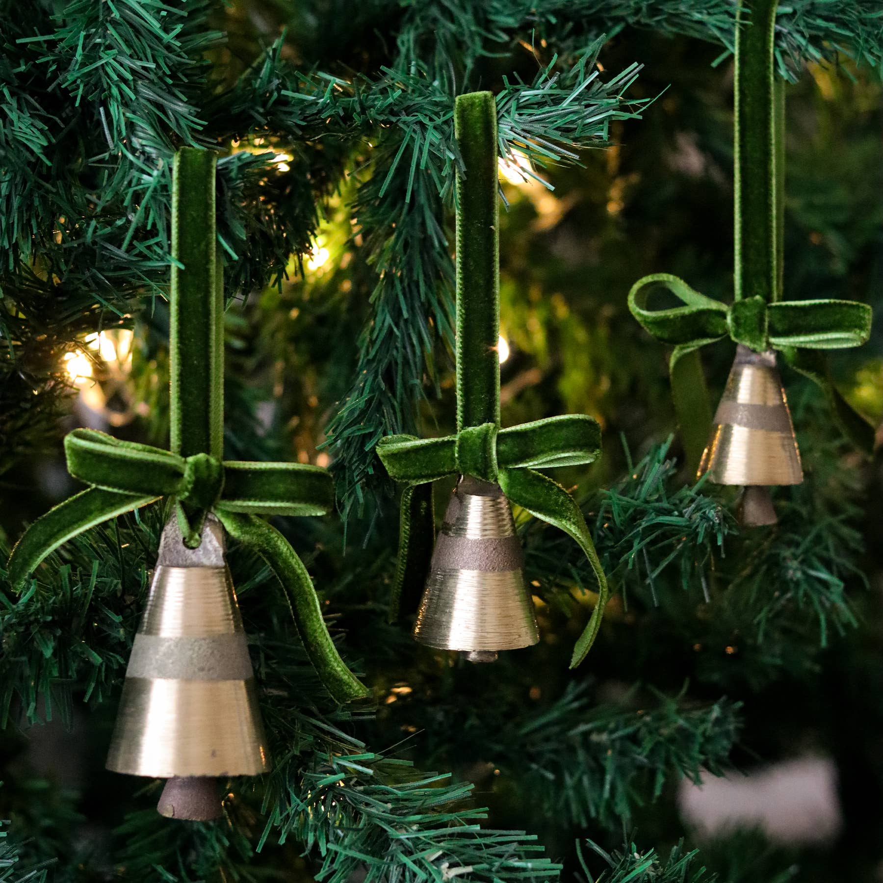 Beige & Stone USA - Wholesale Ornament - Christmas Tree Ornament Bell with Ribbon3