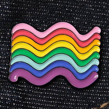 Pin LGBTQ+ Squiggly Pride para venta al por mayor de Bianca's Design Shop