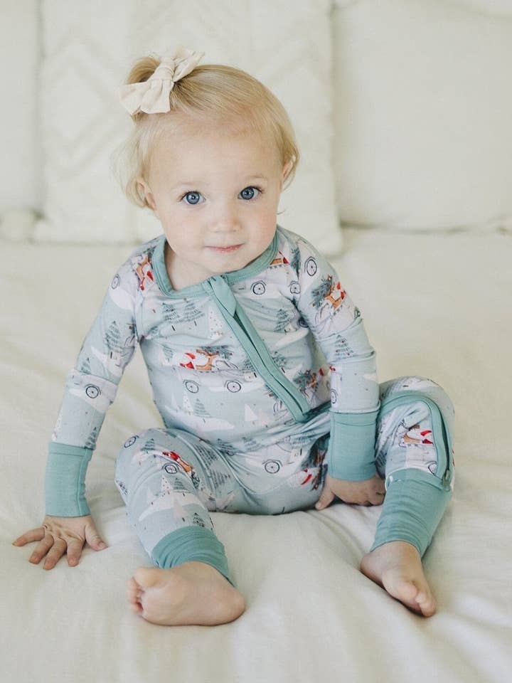 Pyjama Santa Van Christmas Bamboo Zippy Barboteuse pour bébé pour la vente par Little Joy Co.