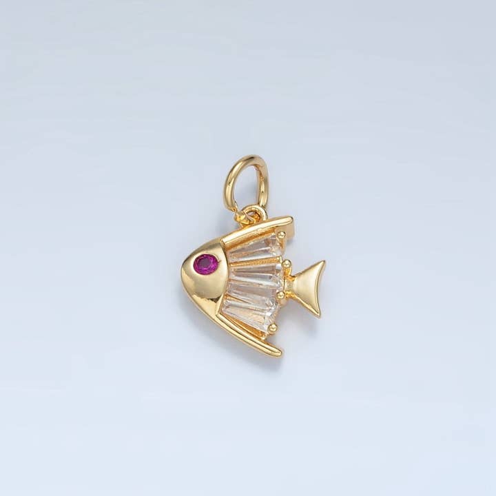 Pendentif Poisson Ange Animal Marin en Zircone Cubique Baguette Fuchsia Plaqué Or 24K | E739 pour la vente par Aim Eternal
