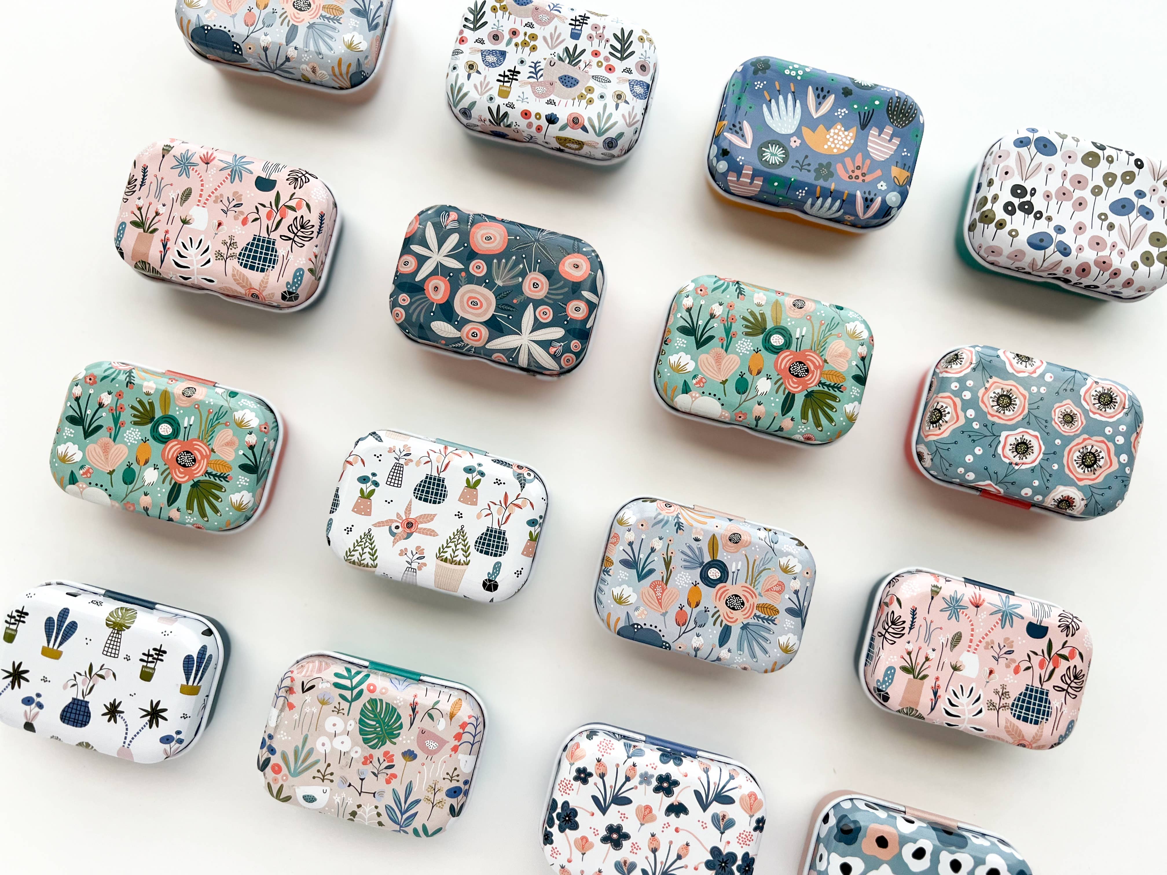 Matryoshka Doll Shop – wholesale Embroidery/cross-stitch supplies – Magnetic needle tin, floral needle case, needle keeper6