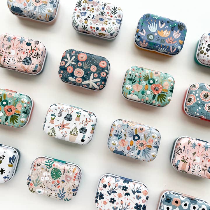 Matryoshka Doll Shop – wholesale Embroidery/cross-stitch supplies – Magnetic needle tin, floral needle case, needle keeper6