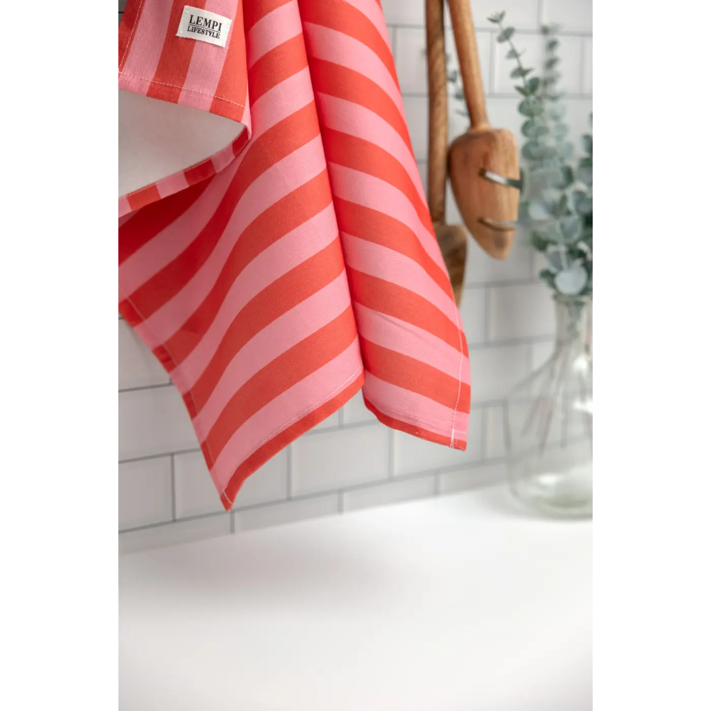 Lempi Lifestyle - Wholesale Tea Towel - Lempi Red-pink Stripe Keittiöpyyhe - Pyyheliina1