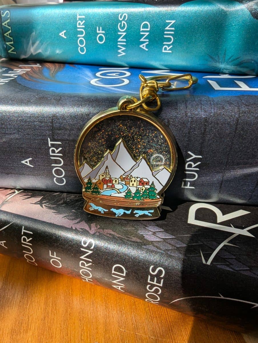 Geek and Artsy – wholesale Keychain – Unisex – Velaris Snowglobe keychain with liquid center