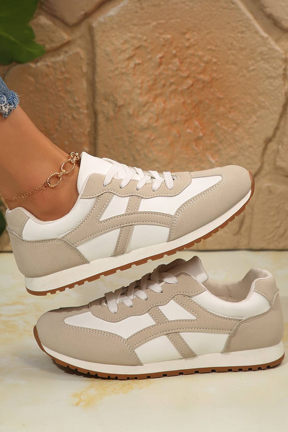 Aapparella - Wholesale Lifestyle Sneakers - Women's - Color Block Lace-up PU Leather Sneakers | US6-101