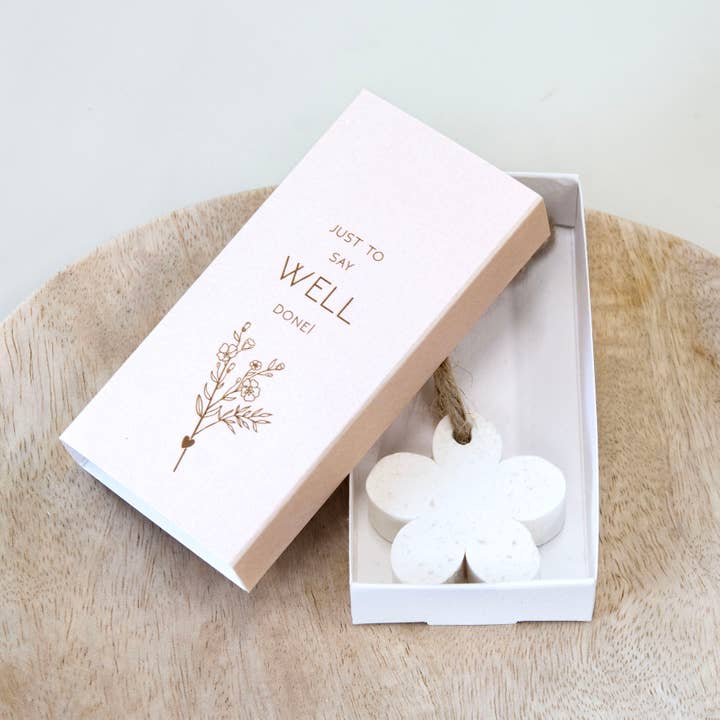 Caixinha de presente pequena - Para dizer parabéns! por atacado de My Paperstation