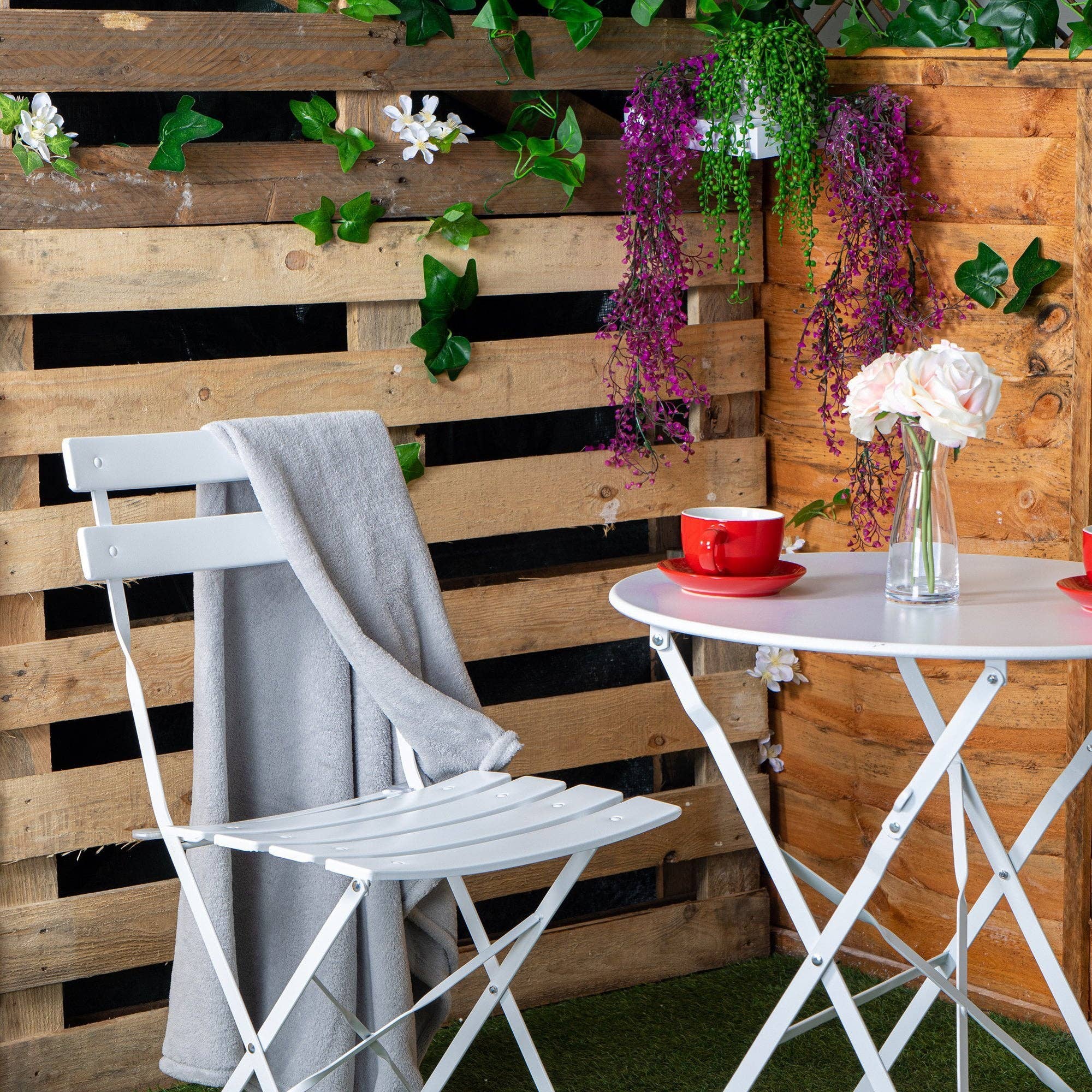 Rinkit Ltd – wholesale Patio set – Harbour Housewares 3 Piece Sussex Bistro Set - Square - White2