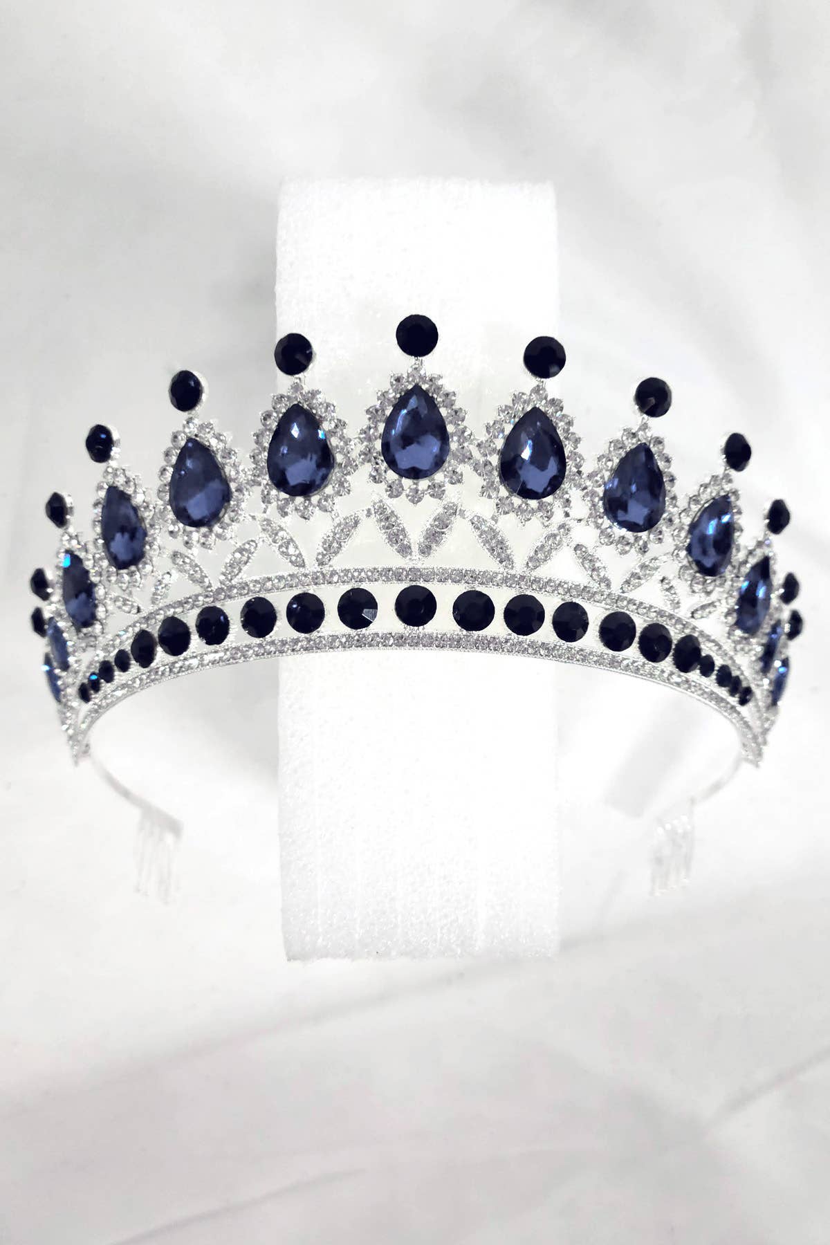 Chicas - Wholesale Tiara - Women's - One Size Fits All Metal Tiara With Jewel Rhinestones HT879-52
