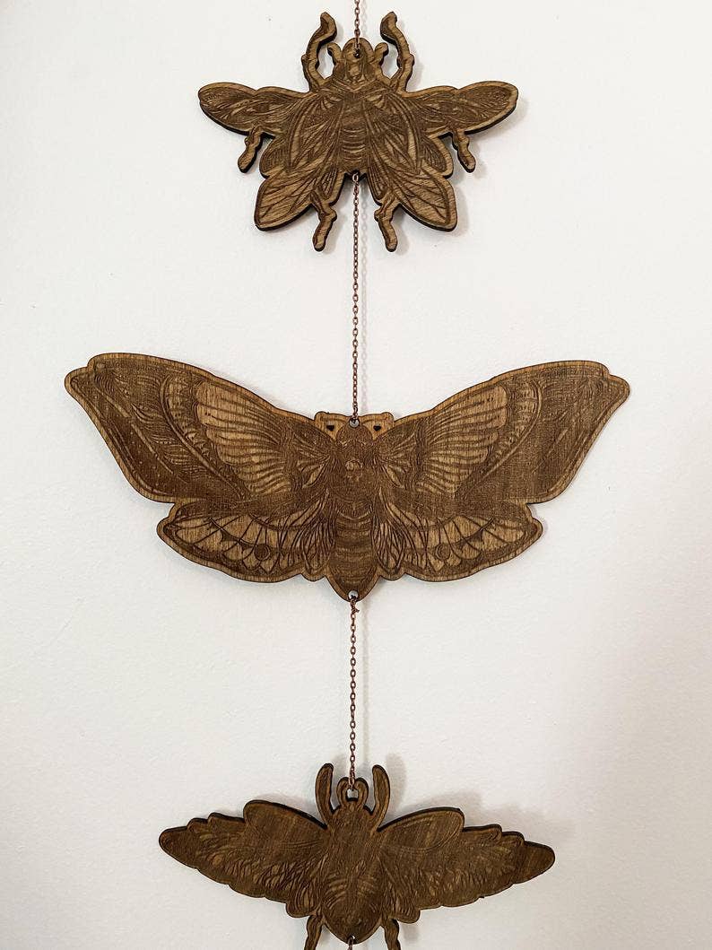 Faux Theory Design – wholesale Wall Accent – Moth and Beetle Garland6