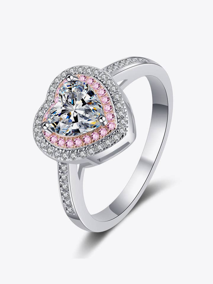 1 karat moissanit tofarvet hjerte (rhodium over sterlingsølv) for engroshandel hos Sparkala