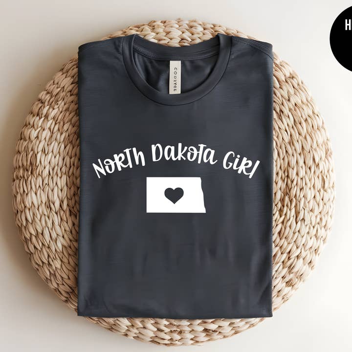 Norddakota-pige for engroshandel hos The Shirt Republic