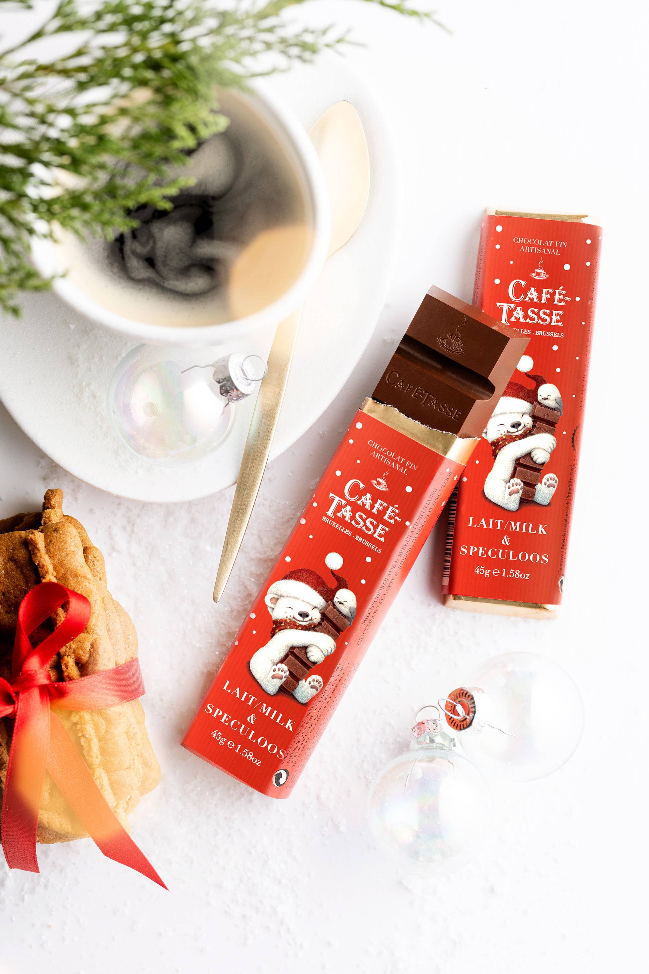 Café-Tasse - Wholesale Chocolate - Milk Chocolate & Speculoos Christmas Bar1
