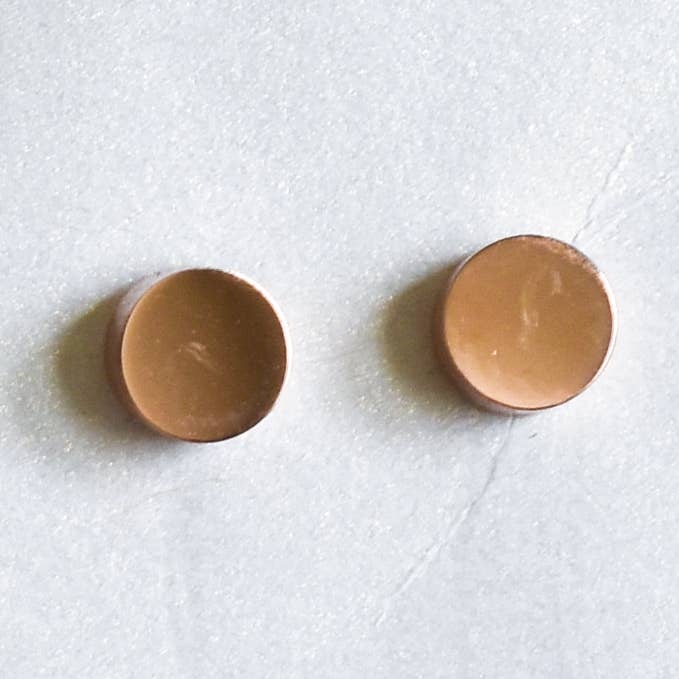 Platta borstade dubbar för wholesale av Whimsy's Jewels