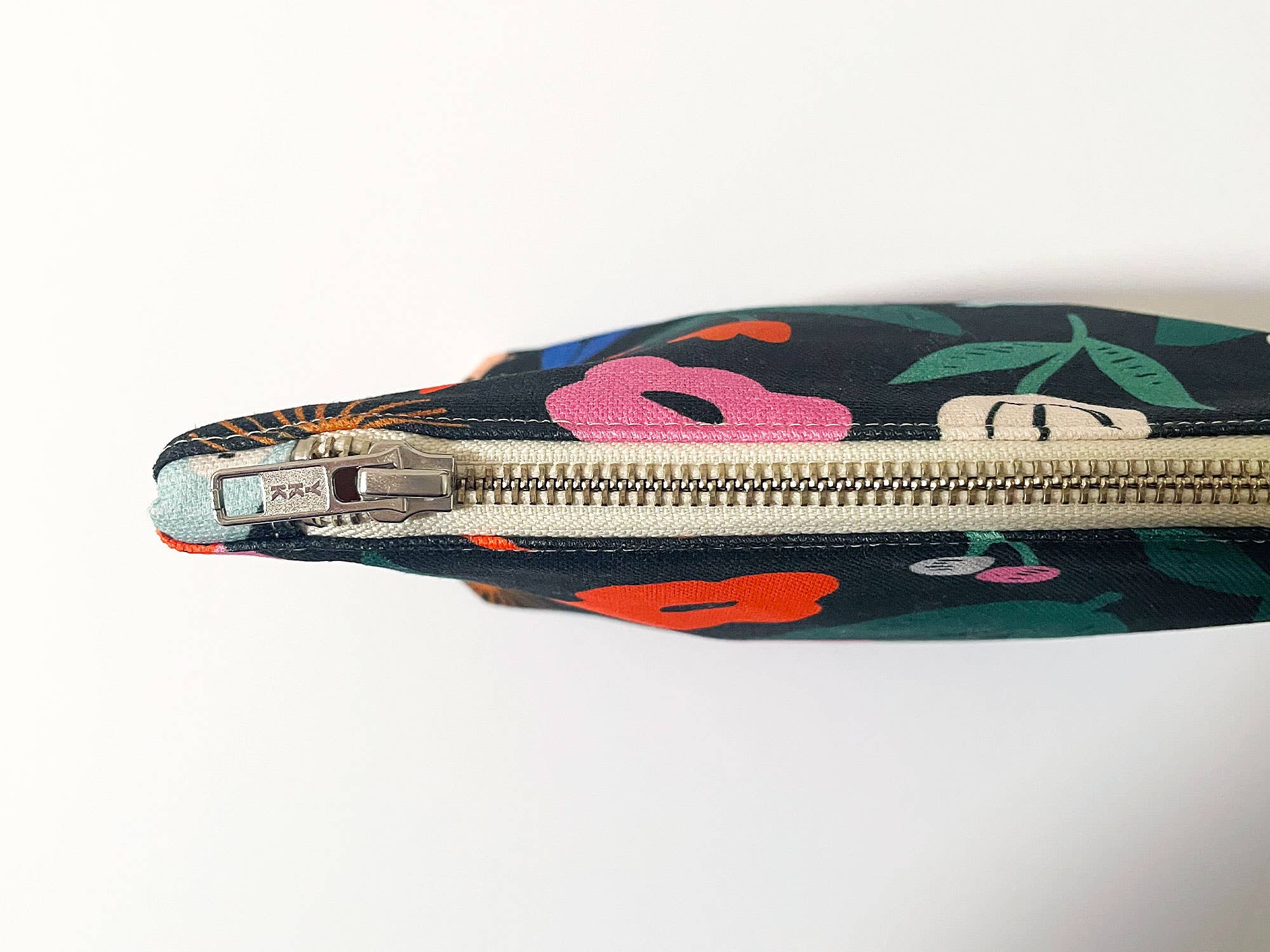 Fabric Drawer - Wholesale Pouch - Women's - Handmade Make-up, Travel, Fabric Zip Purse - Floral Pop3