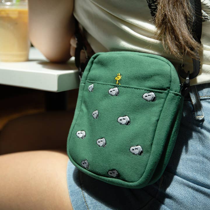 Three Potato Four - Wholesale Crossbody Bag - Unisex - 3P4 x Peanuts® - Snoopy Embroidered Crossbody Bag (Forest)3