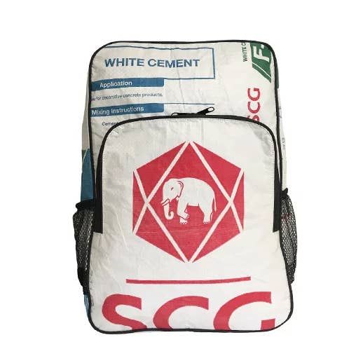 Upcycling - zainetto realizzato con sacchetti di cemento riciclato per la vendita all'ingrosso da parte di Upcycling by Bekos