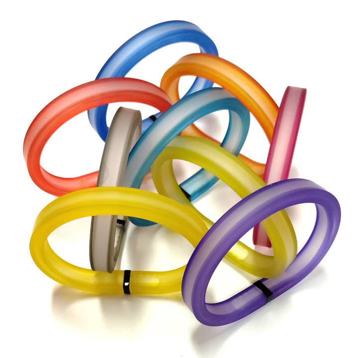 VEGA håndfarvet gummiarmbånd ESSENTIALS linje for engroshandel hos ALEX+SVET