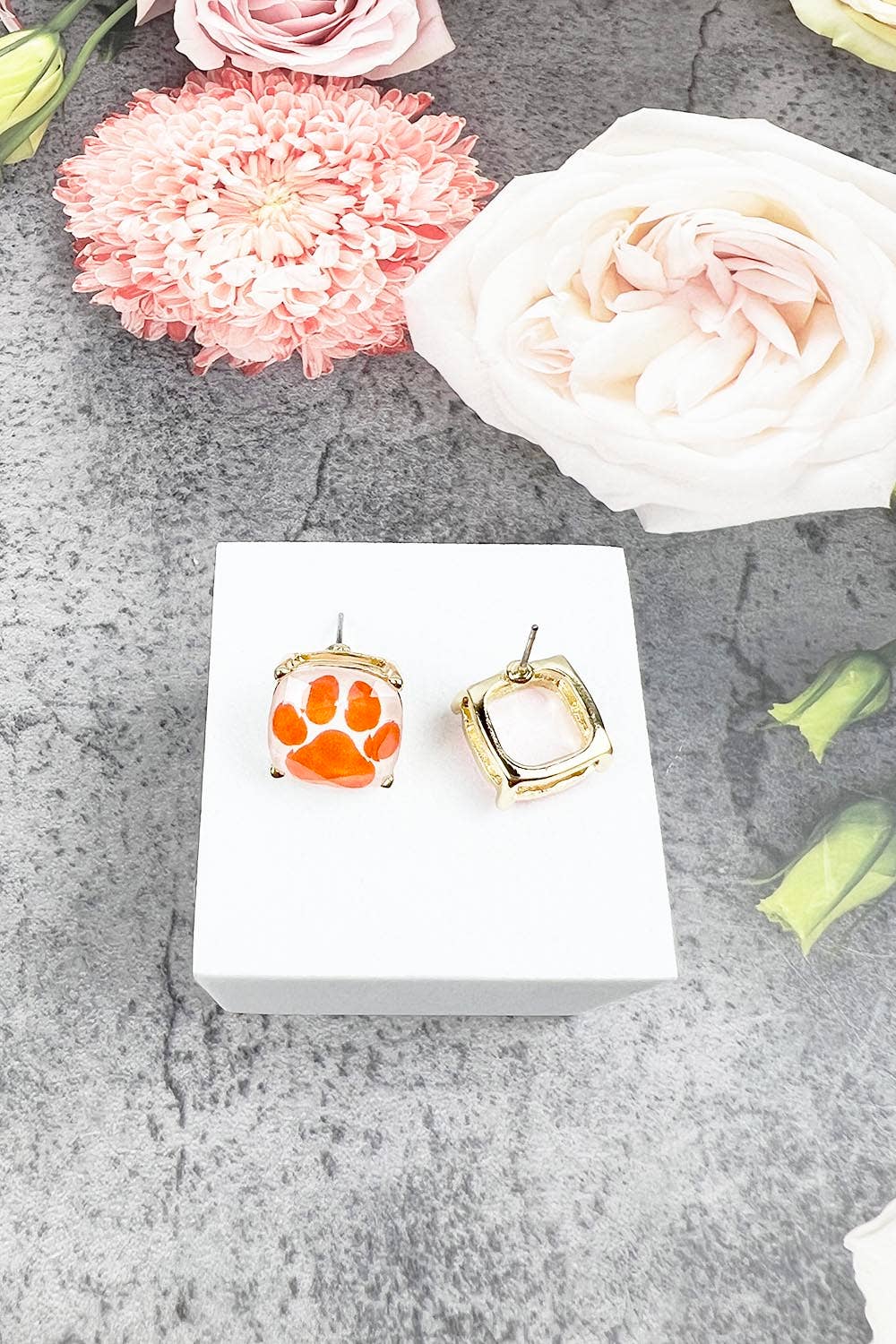 JHP Collection - Wholesale Stud/Post Earrings - DOG PAW PRINT CUSHION CUT EPOXY STUD EARRING32