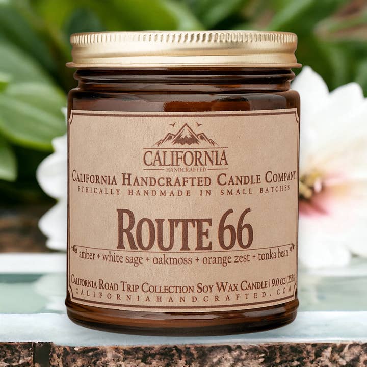 Bougie en pot d'abricot et noix de coco Route 66 pour la vente par California Handcrafted