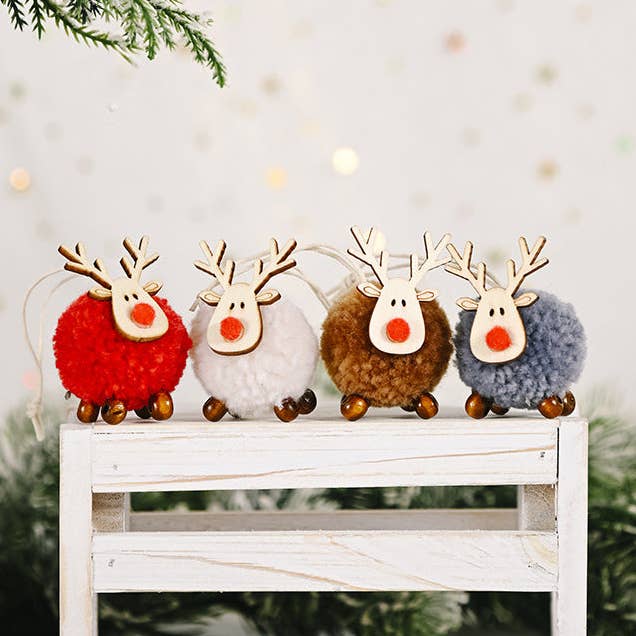 Blak Wardrob - Wholesale Ornament Set - 4-Piece Reindeer Hanging Widgets0
