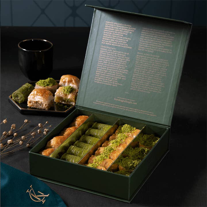 Aladdin - Wholesale Cake - Karakoy Gulluoglu | Turkish Assorted Baklava Gift Set