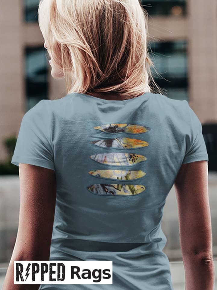 T-shirt déchiré à motif floral abstrait pour femmes pour la vente par Ripped Rags