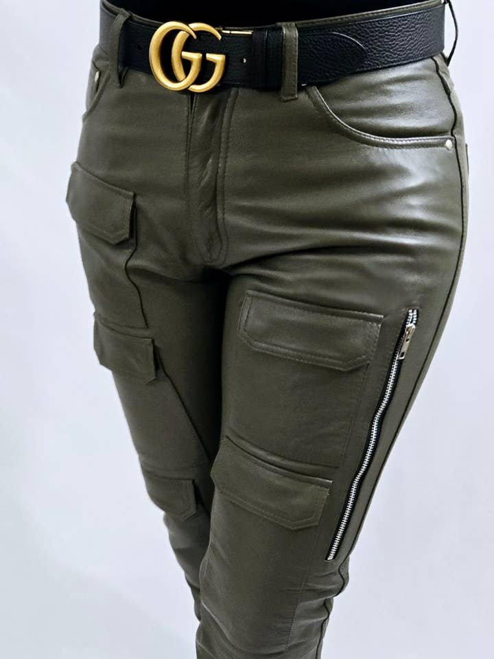Pantaloni cargo in pelle da donna per la vendita all'ingrosso da parte di Dreamerz Shoes and Coats
