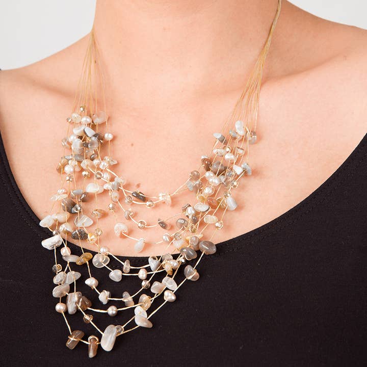 Sarah Fair Trade halsketting van zijde en steen met meerdere strengen voor wholesale door Marquet
