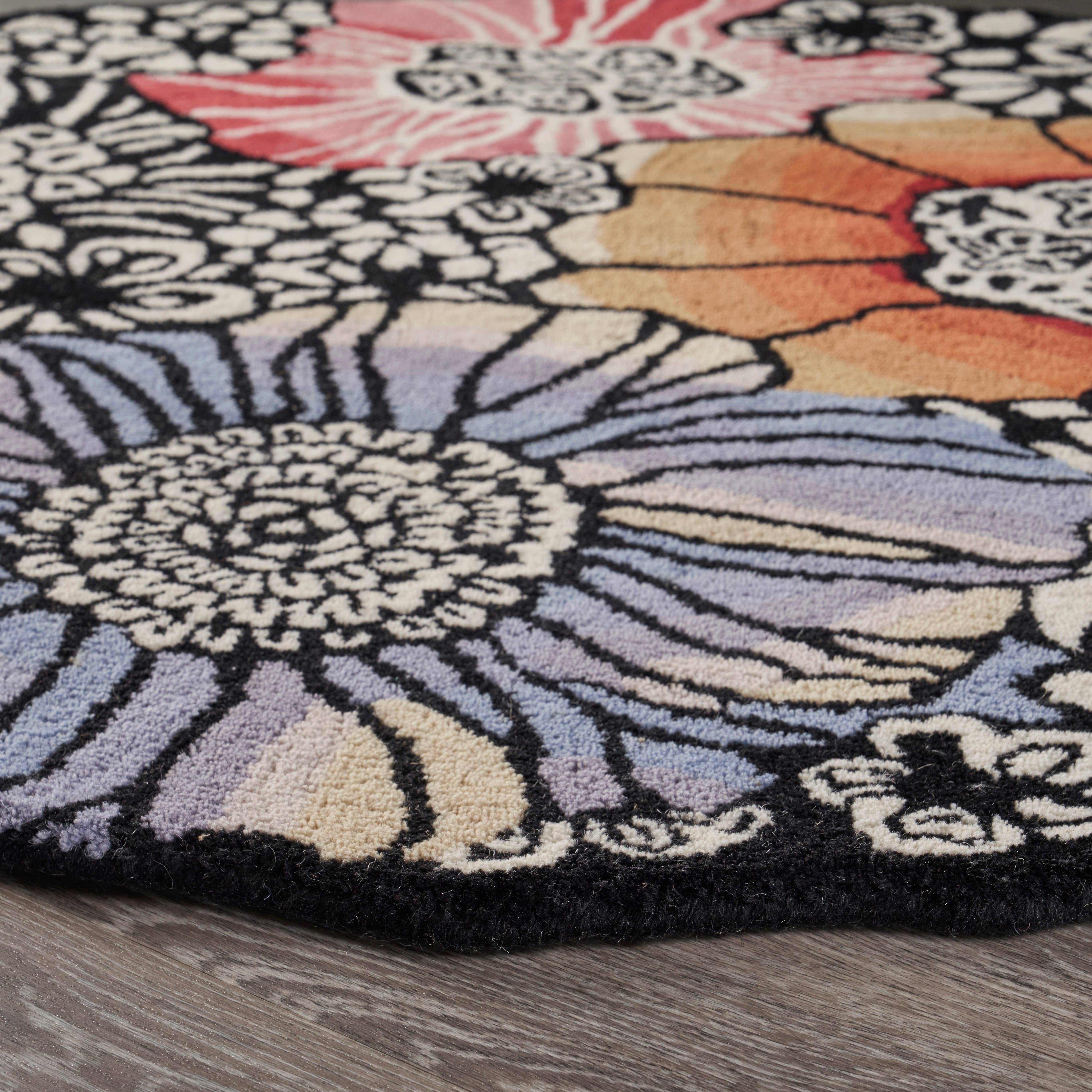 LR Home - Wholesale Area Rug - Raelyn Vintage Floral Hand-Tufted Wool Round Indoor Area Rug32
