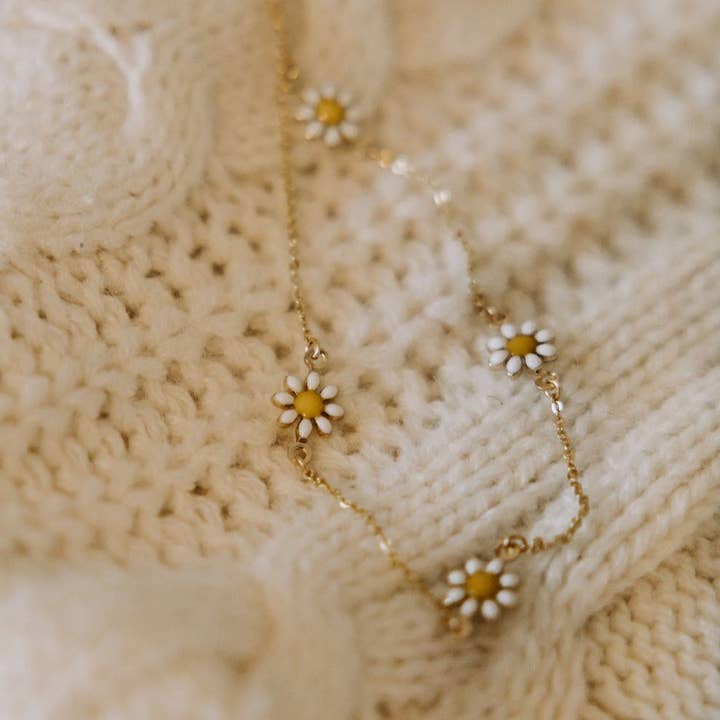 Mauve Jewelry Co. – wholesale Pendant/charm necklace – Carolina Daisy Necklace1