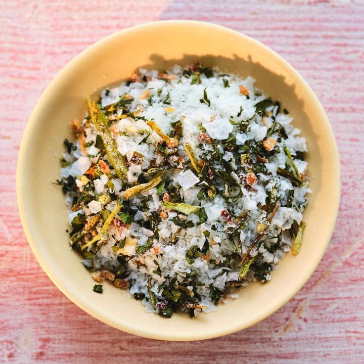 Gourmet Food Solutions, Inc. - Wholesale Salt - GARLIC Sea Salt by Maldon, 100g1