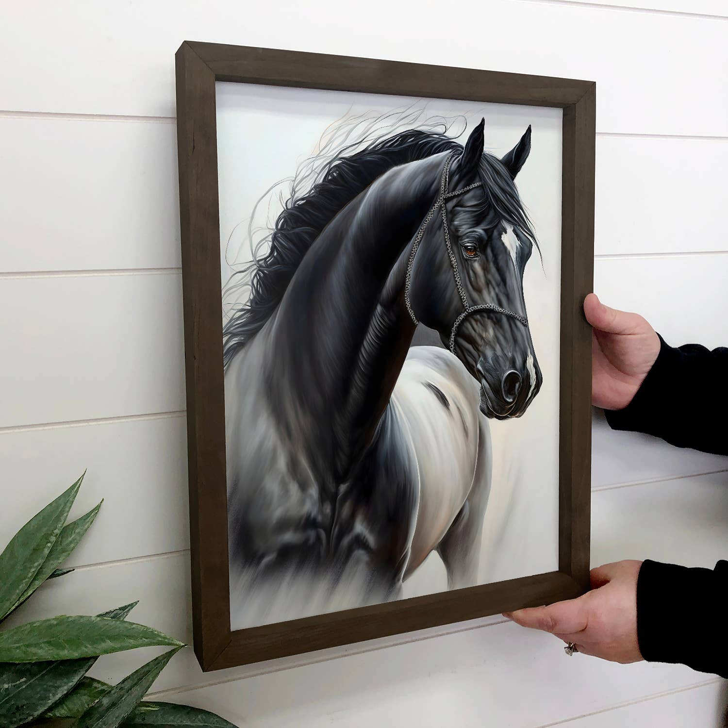 Hangout Home – Impressão artística por atacado – Majestic Horse - Arte em Tela de Cavalo Preto e Branco - Emoldurado1