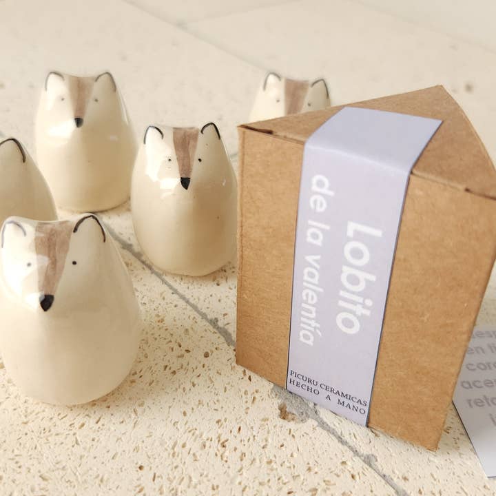 Picuru ceramicas - Wholesale Keepsake Coin/Token - Amulet Little Wolf of Courage (5 languages)2