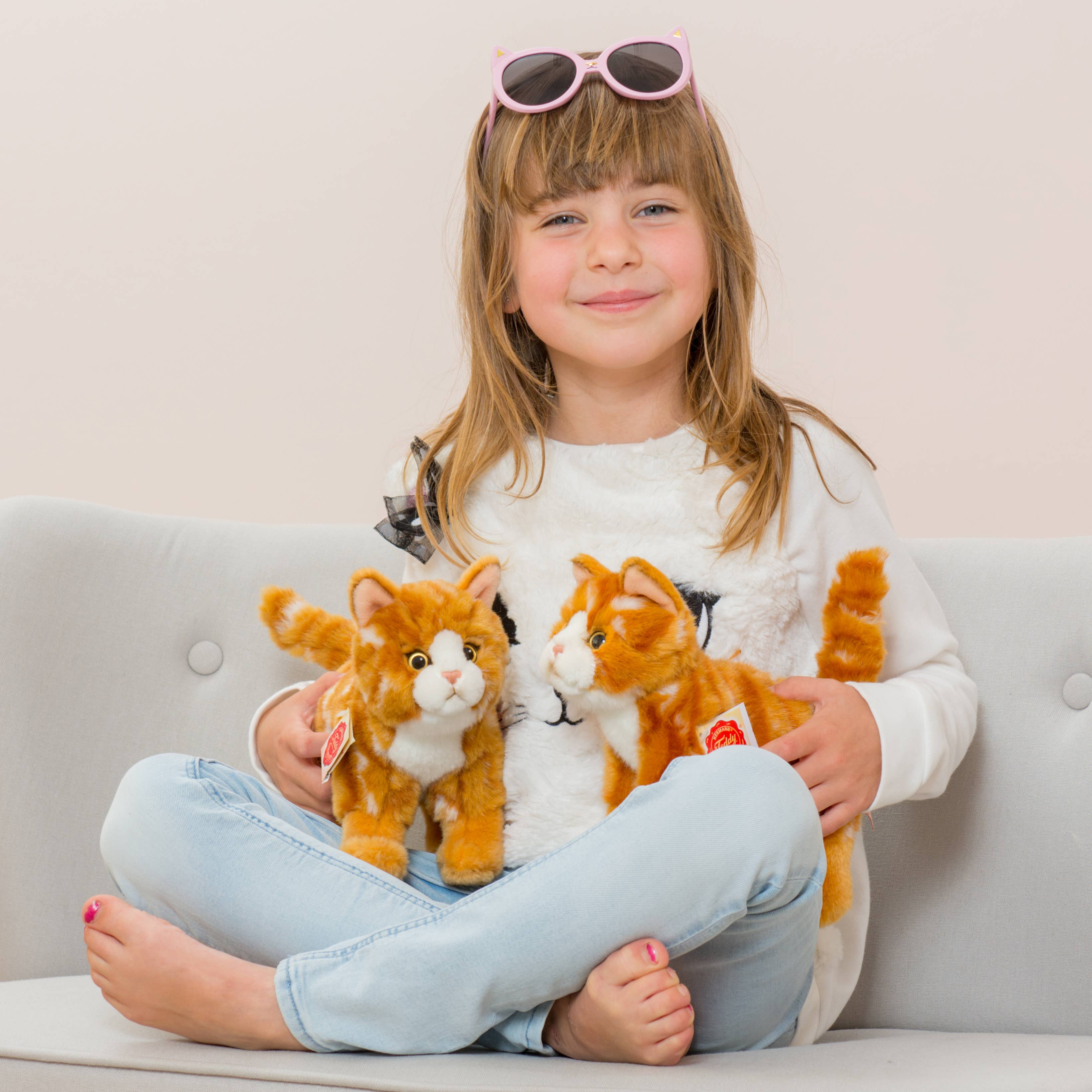 Teddy Hermann – Großhandel Kuschel-/Plüschtier – Kind & Baby – Katze stehend rot getigert 20 cm - Plüschtiere - Stofftiere1