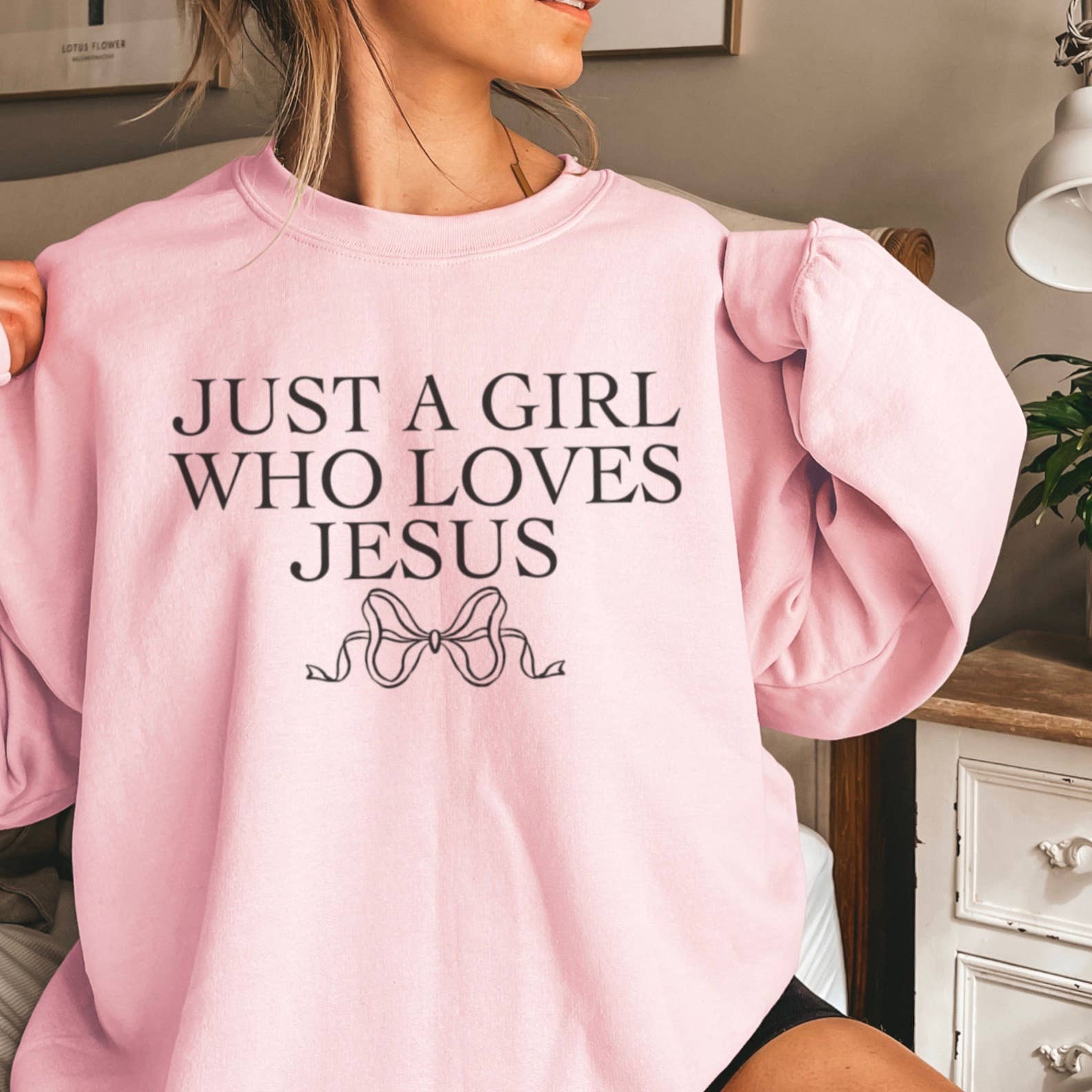 Shoppe SHC - Vente Sweat-shirt à imprimés – femme - Coquette Juste Une Fille Qui Aime Jésus | Sweat-shirt Chrétien5