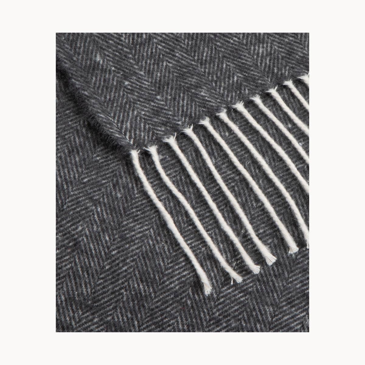 SOFIA TOSCANO - Wholesale Throw blanket - Super Soft Babele Herringbone - Plaid in Recycled Cotton7