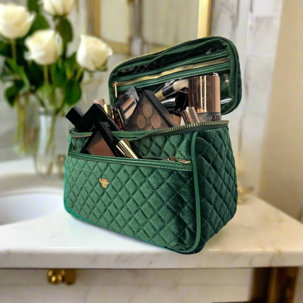 PurseN (new) - Wholesale Toiletry Bag - Women's - Classic Train Case - Emerald Velvet3
