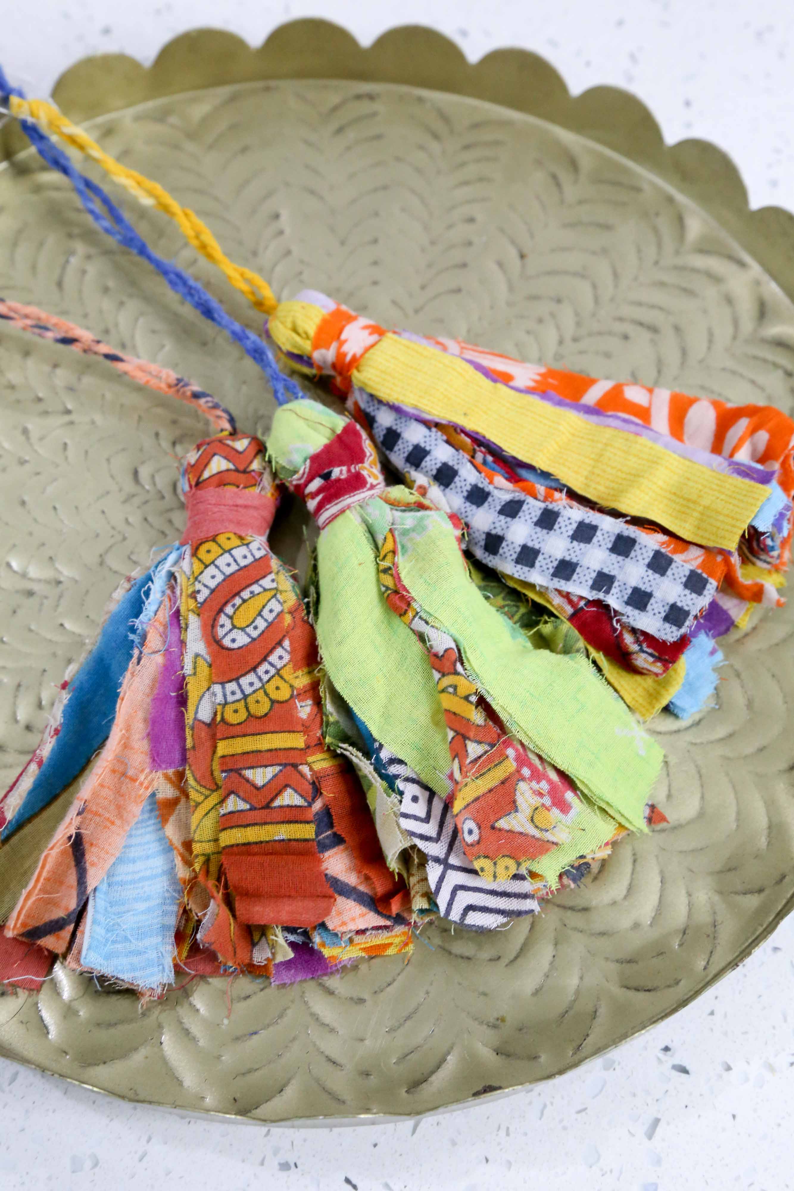 Asha Project - Wholesale Ornament - Saree Christmas Ornament | Tassel1