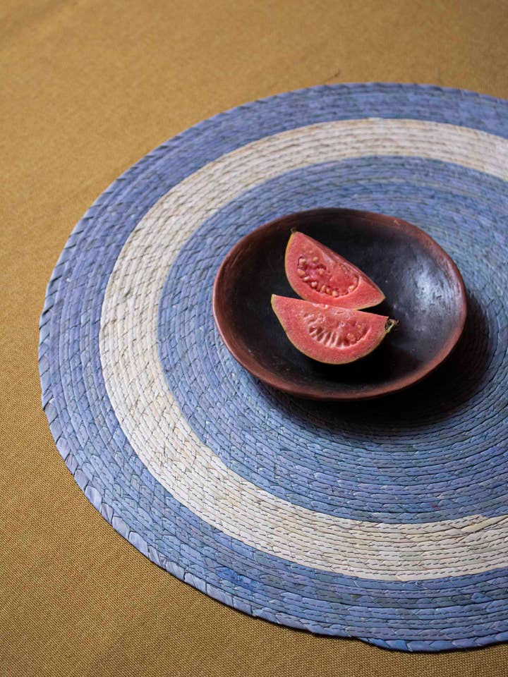 Round Handwoven Palm Placemats - Blue pour la vente par P.I.Project America