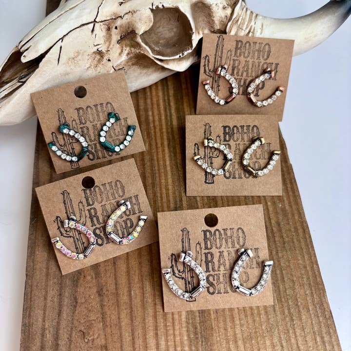 Boho Ranch Shop – wholesale Solitärörhängen – Västra Hästsko Stud Rhinestone Örhängen9