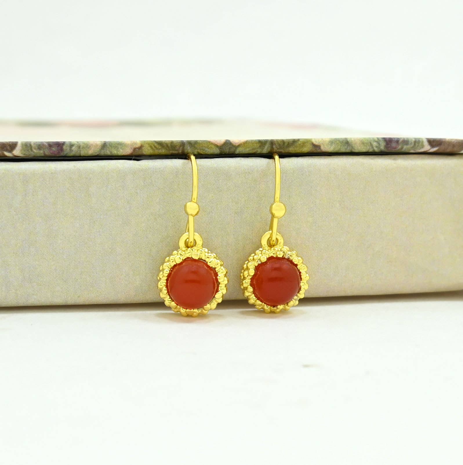 Schmuckoo Berlin - Wholesale Dangle Earrings - Dove Earring Gold Plated - Carnelian